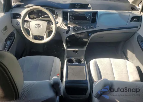 2012 Toyota Sienna Le z USA, uszkodzony, nr VIN 5TDKK3DC2CS189034